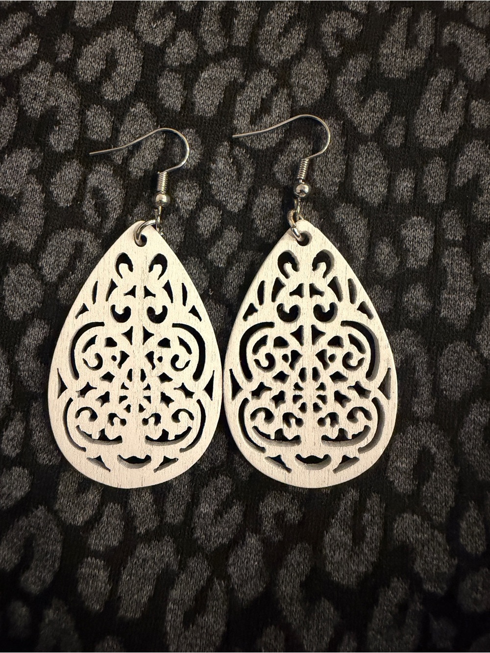 White Wooden Teardrop Filigree Dangle Earrings